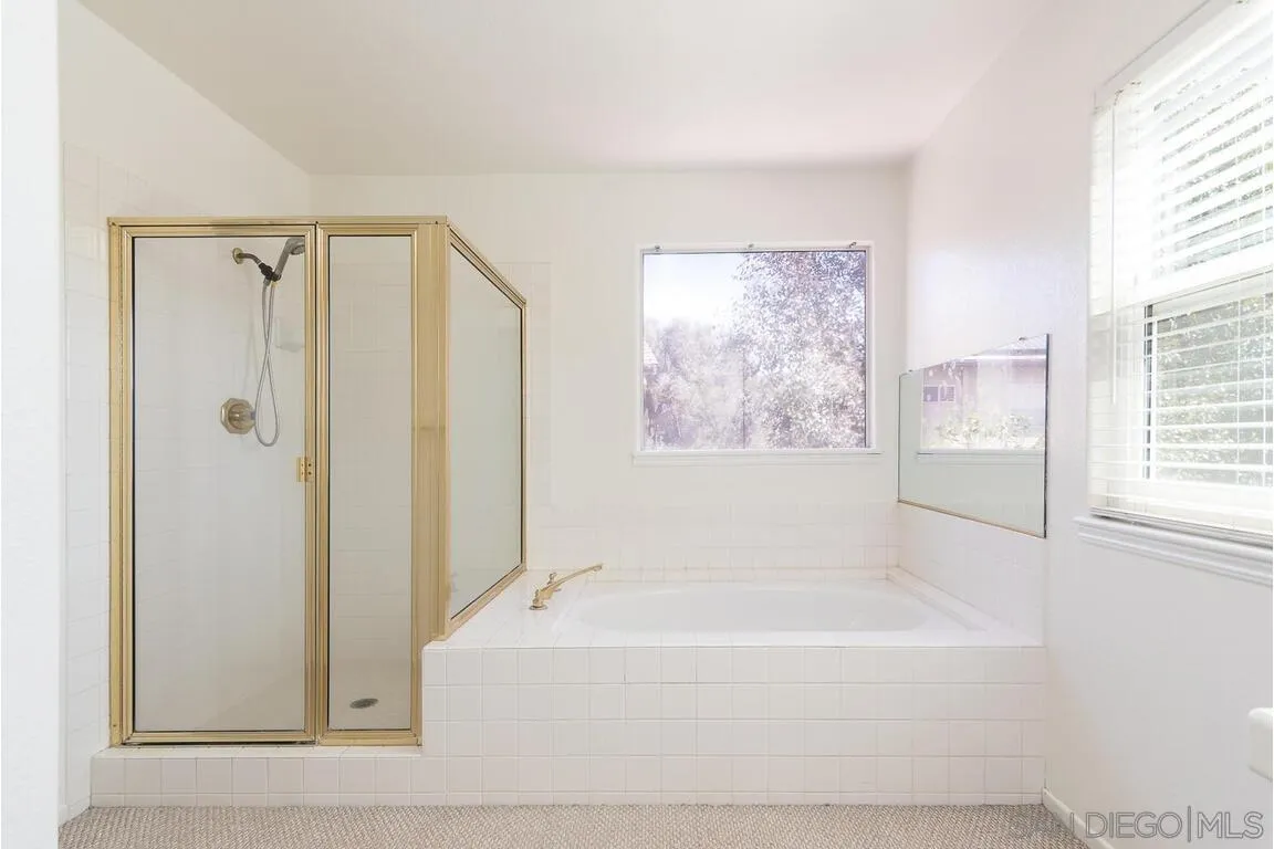 https://cdn.realtyfeed.com/cdn/127/210008413/515c9ecbb6952632810ecf7d874dfa55.webp