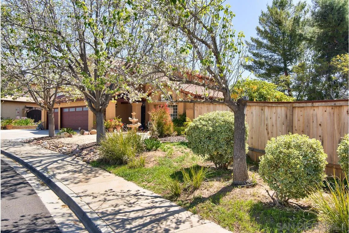 https://cdn.realtyfeed.com/cdn/127/210008413/656136545f56f044f1fb1825ef433663.webp