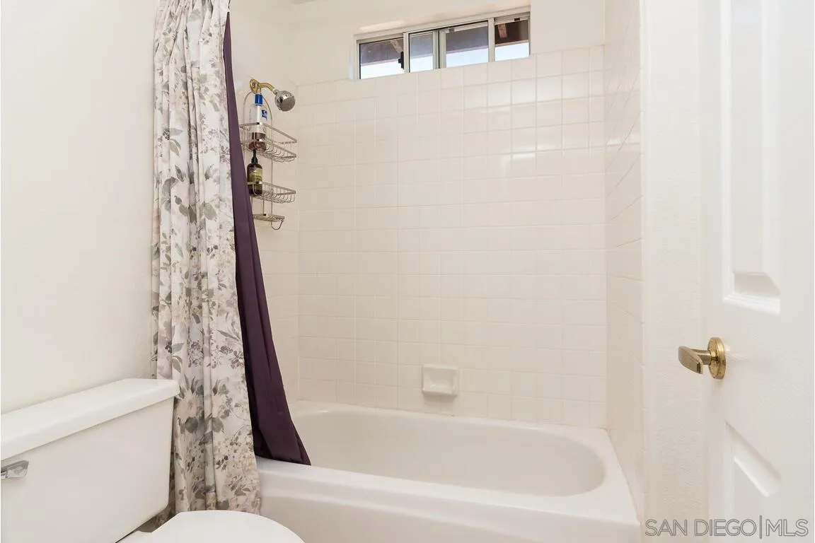 https://cdn.realtyfeed.com/cdn/127/210008413/8adc74549d8abdc5dae0ed637e0d0abc.webp