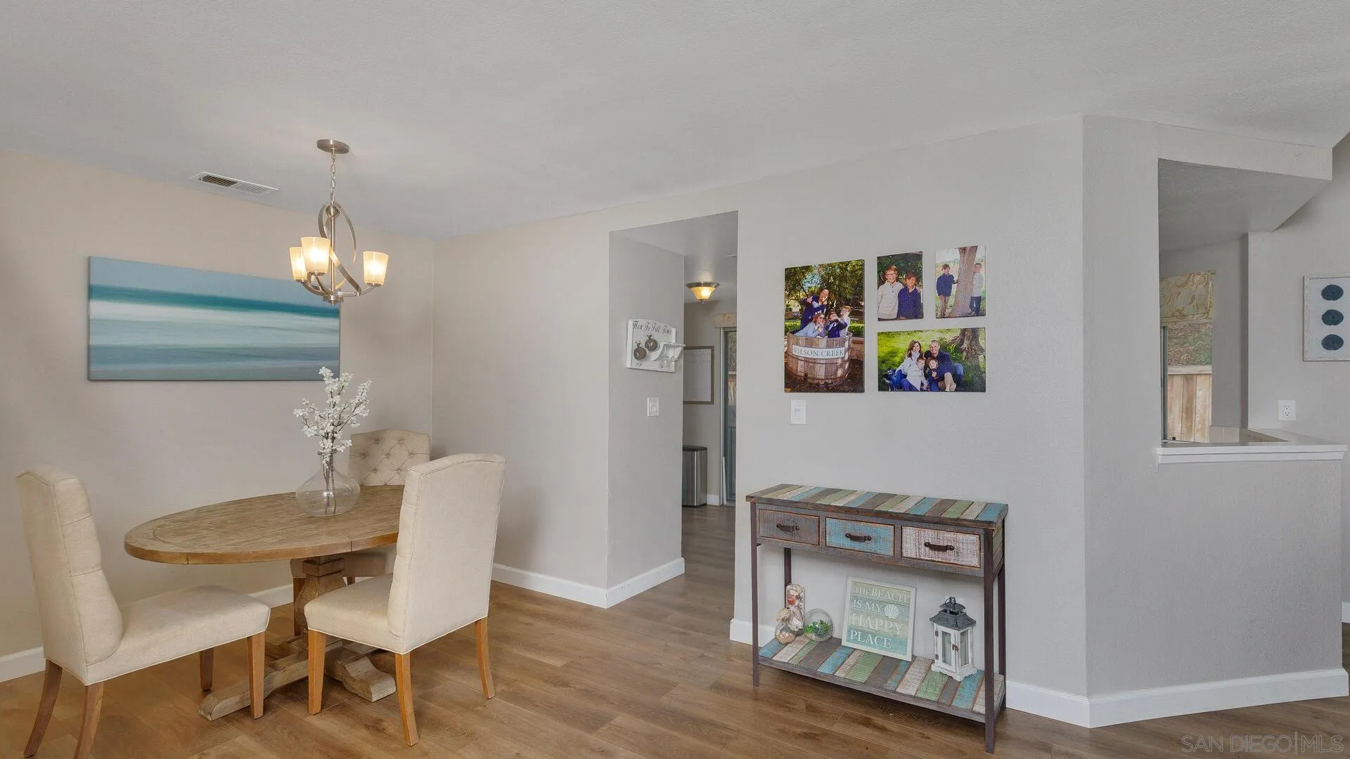 https://cdn.realtyfeed.com/cdn/127/210010155/6b5c8b859717c1ca271049f23463b38b.webp