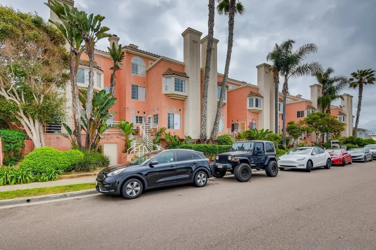 https://cdn.realtyfeed.com/cdn/127/210010242/090f959e4991acd7311dc523c92c1bd8.webp