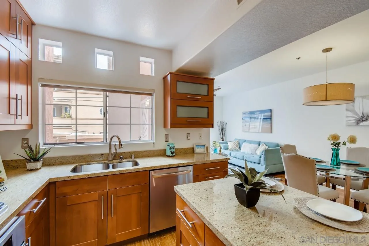 https://cdn.realtyfeed.com/cdn/127/210010242/099892ab0de83e8d11178942e44b222e.webp