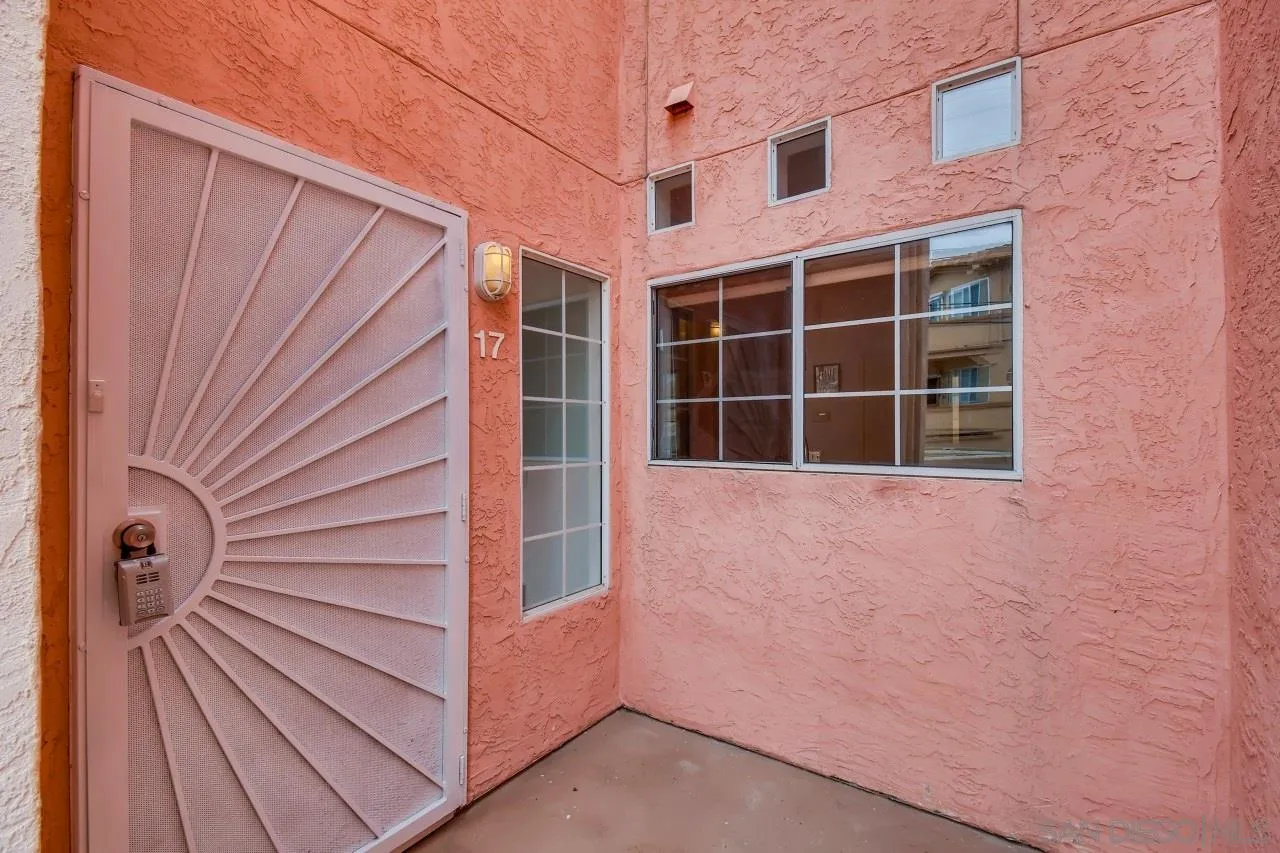 https://cdn.realtyfeed.com/cdn/127/210010242/48994b4cf7ff316f8950de9c2bee8c96.webp