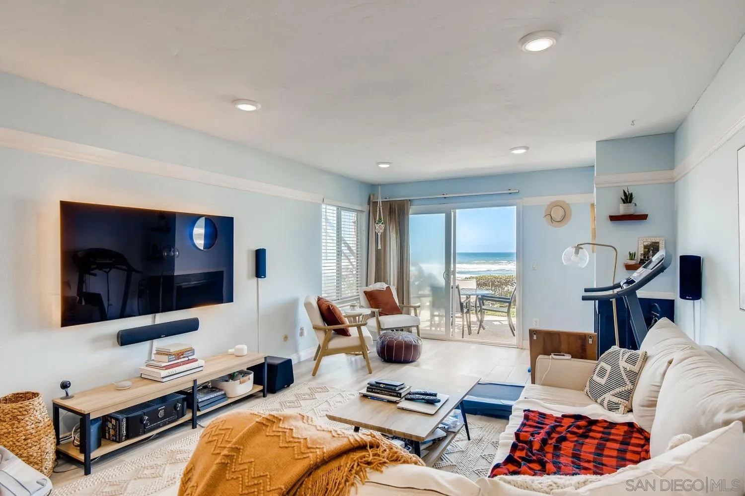 https://cdn.realtyfeed.com/cdn/127/210014088/4efb620621637f2780e887b2756d33c0.webp