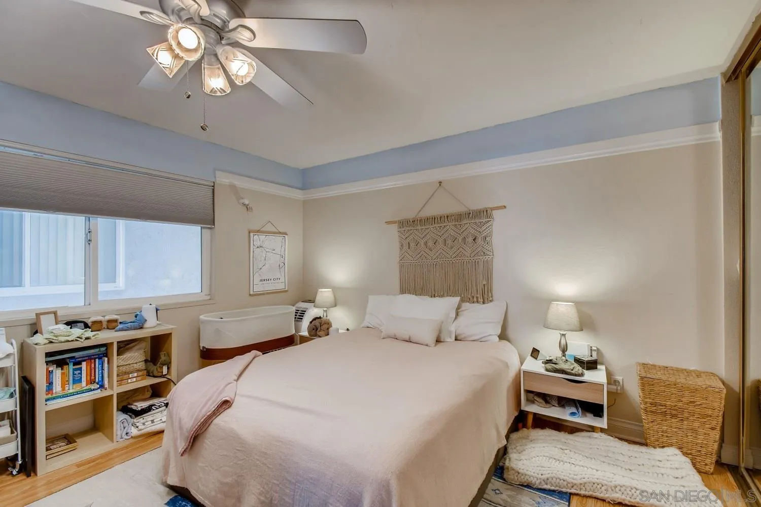https://cdn.realtyfeed.com/cdn/127/210014088/5383f351b6b7bed2907b9cf2b48d6ae9.webp
