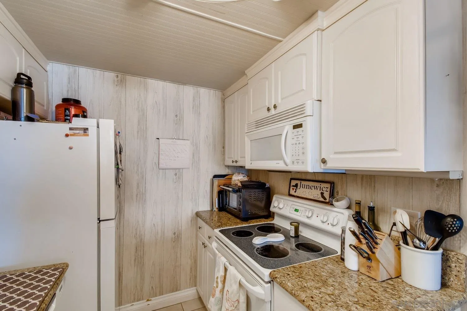 https://cdn.realtyfeed.com/cdn/127/210014088/af11ffb22b49bf144a39fb29eb8619f9.webp