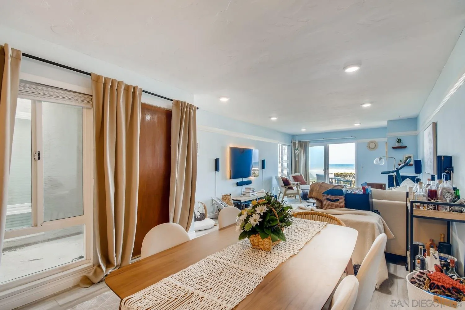 https://cdn.realtyfeed.com/cdn/127/210014088/fefaaa54c2d71591da73f16613a2210f.webp