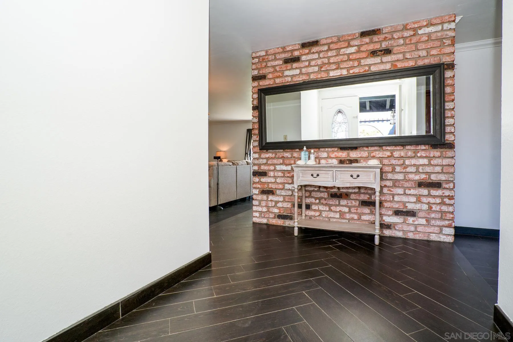 https://cdn.realtyfeed.com/cdn/127/210015350/0c3524e5581992c45ac550f1d0cf3855.webp