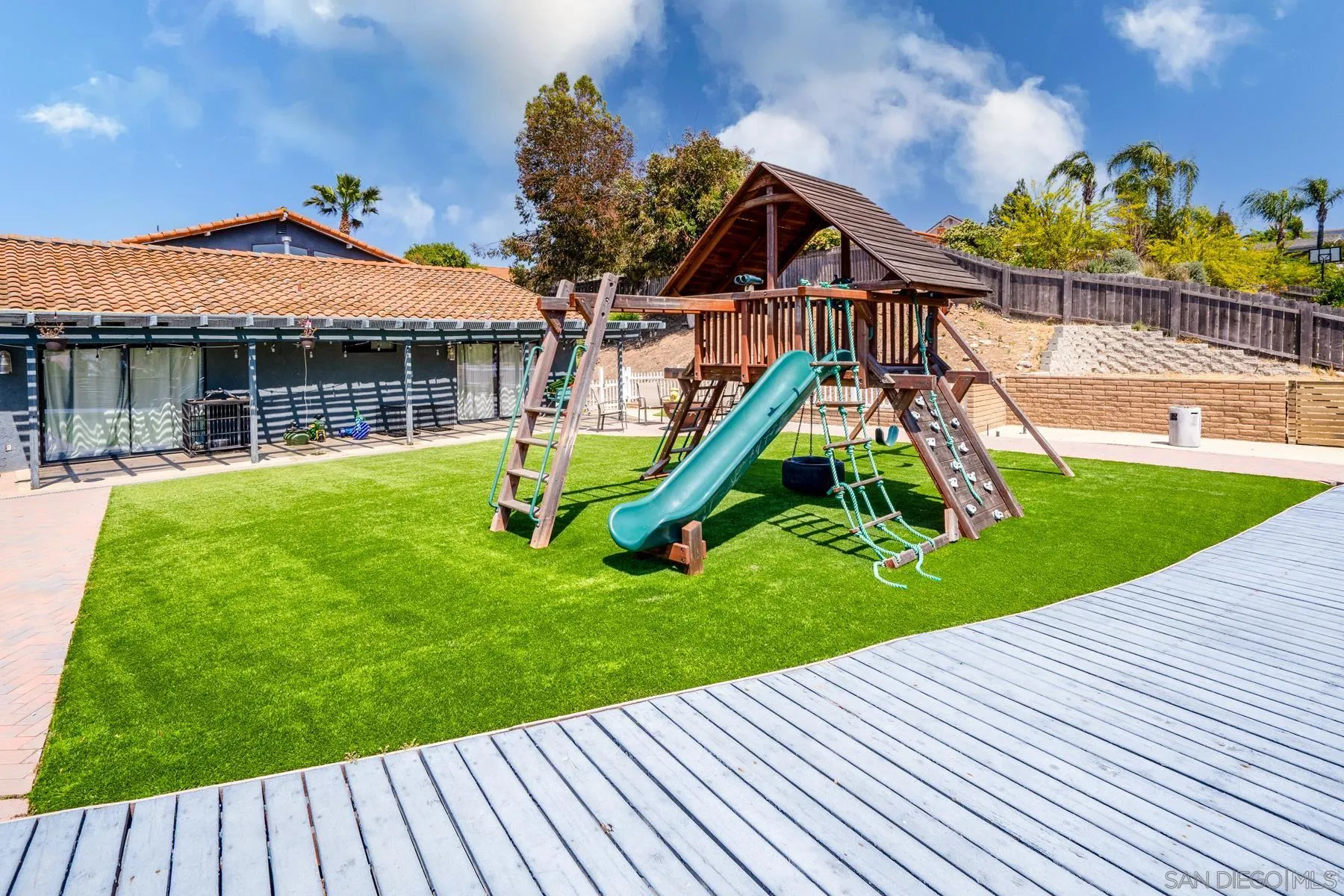 https://cdn.realtyfeed.com/cdn/127/210015350/3b700405d679c5fb73e5ad9fe2dd7095.webp