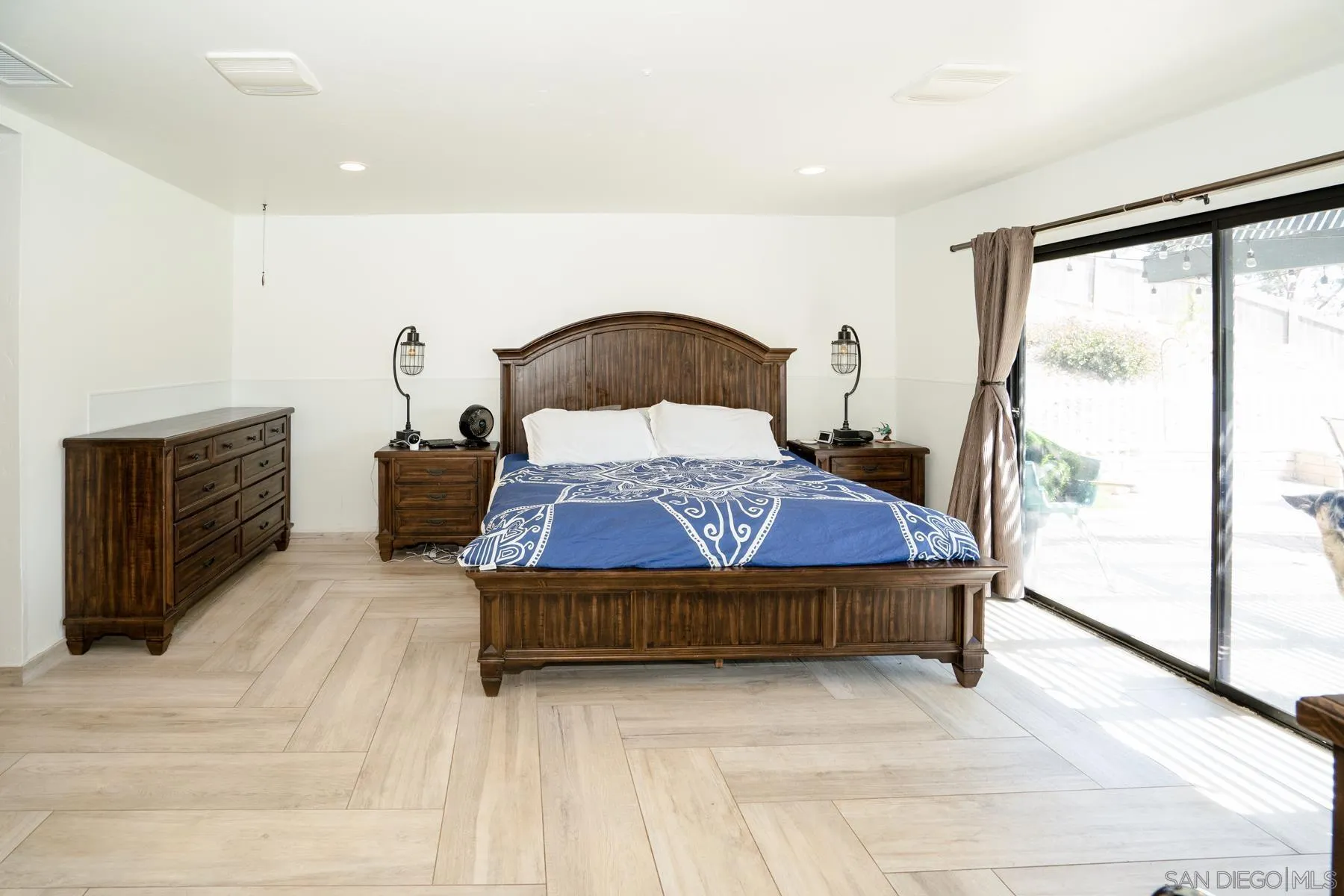 https://cdn.realtyfeed.com/cdn/127/210015350/61286c89b80ba9afdaf4631e45f2b460.webp