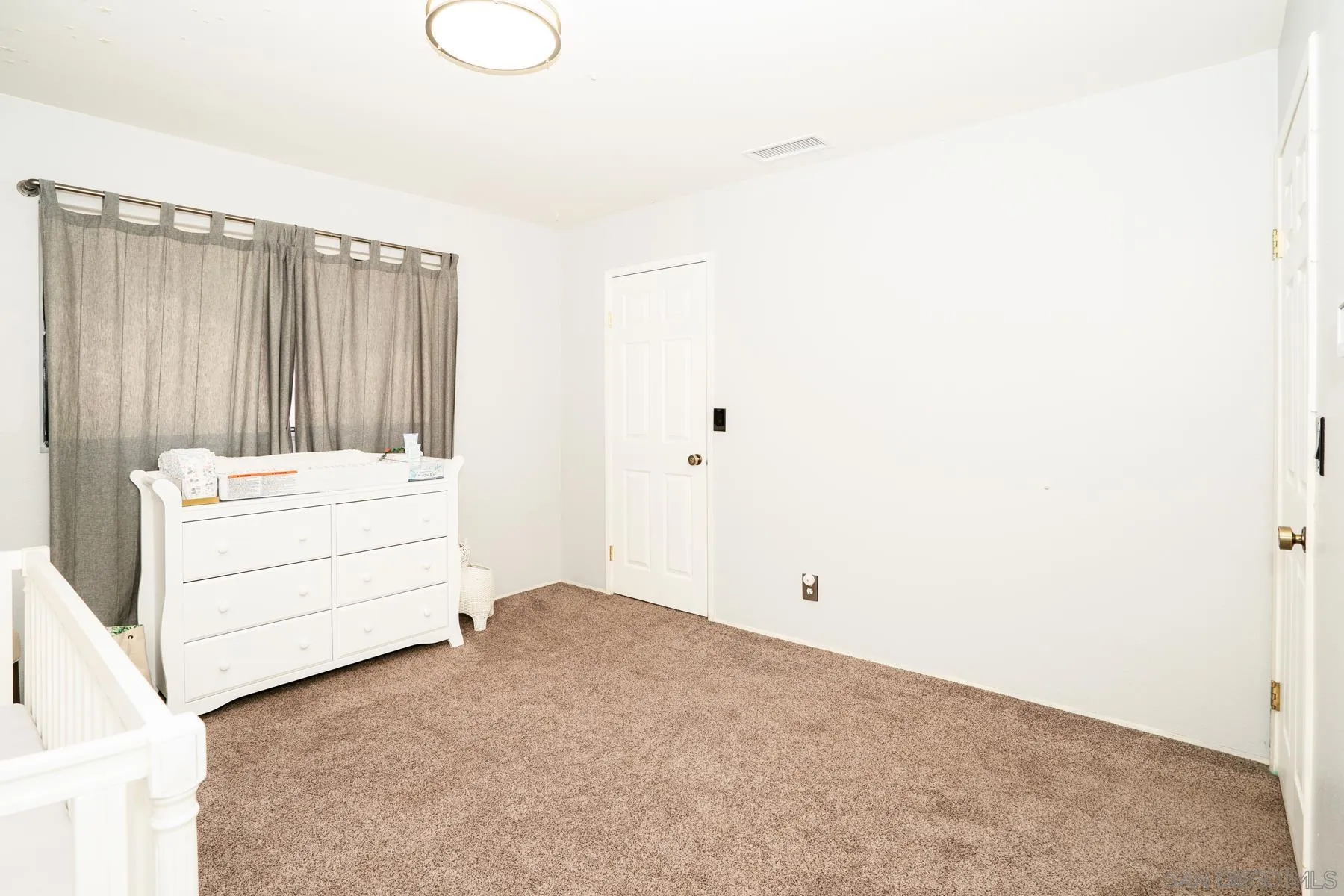 https://cdn.realtyfeed.com/cdn/127/210015350/9a8d46a009438bf9cc183f143676ca0b.webp