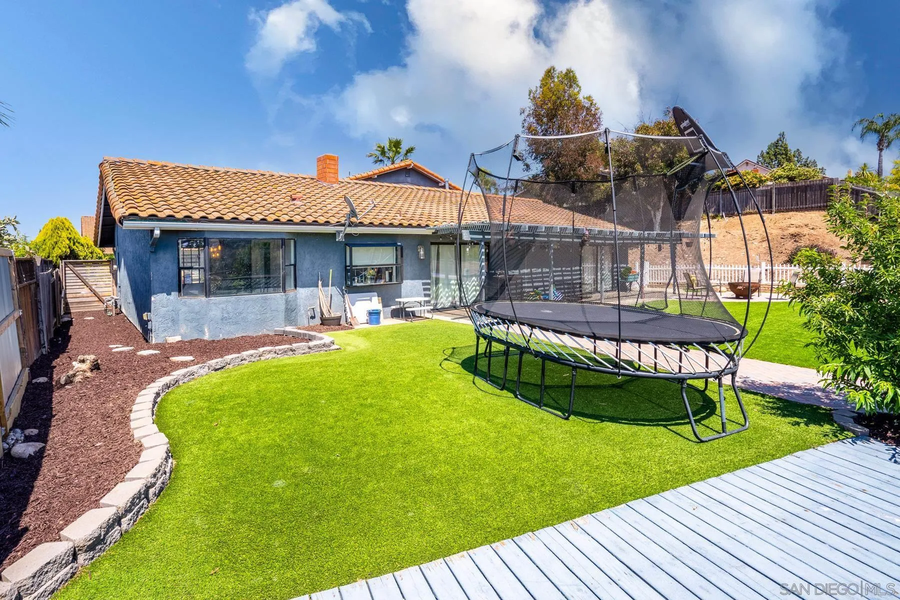 https://cdn.realtyfeed.com/cdn/127/210015350/9b5d131baa1374b051be5daa7d767c28.webp