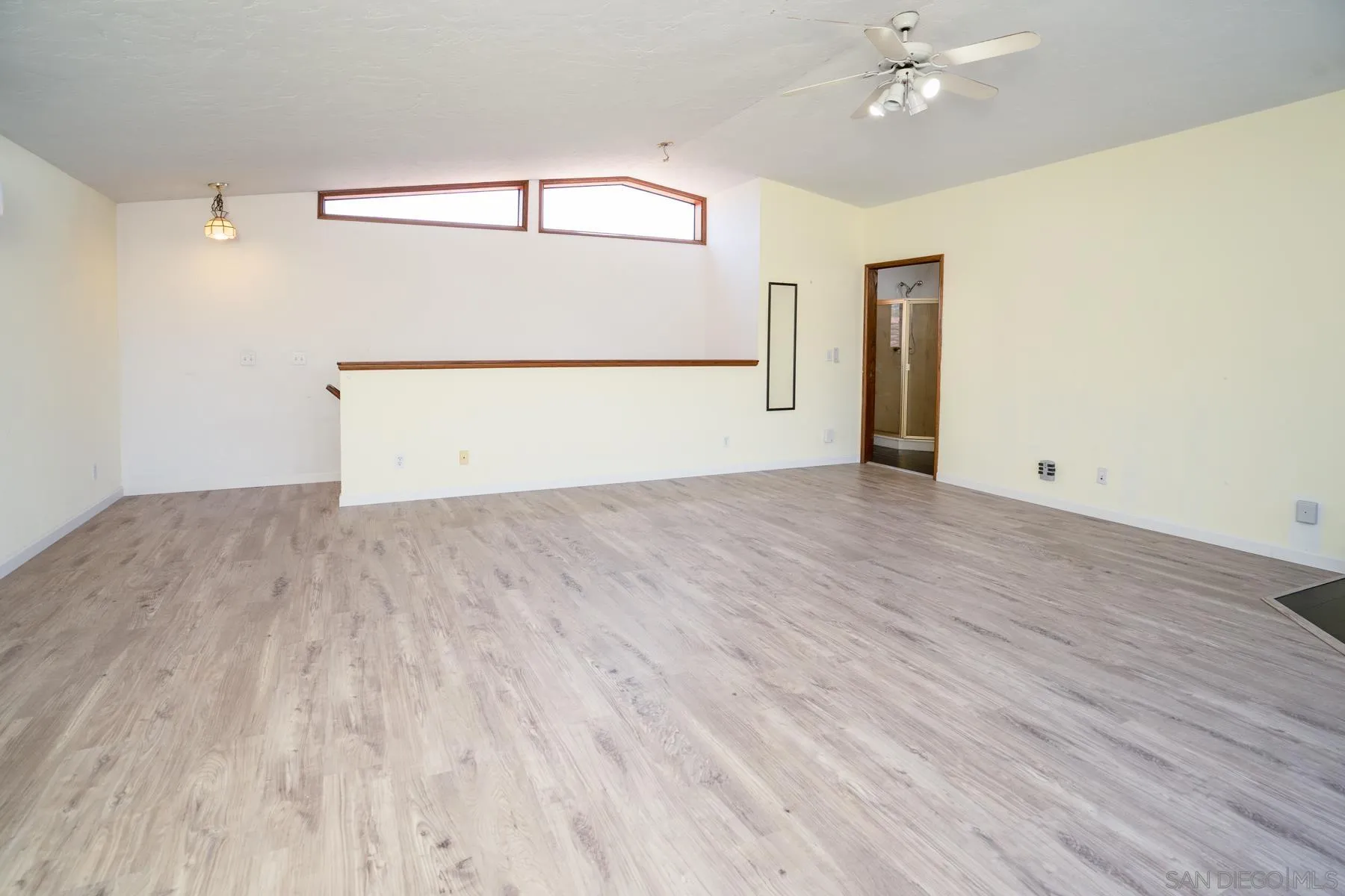 https://cdn.realtyfeed.com/cdn/127/210015350/9cd8c9da8548bac30c34d5ba01e8137f.webp