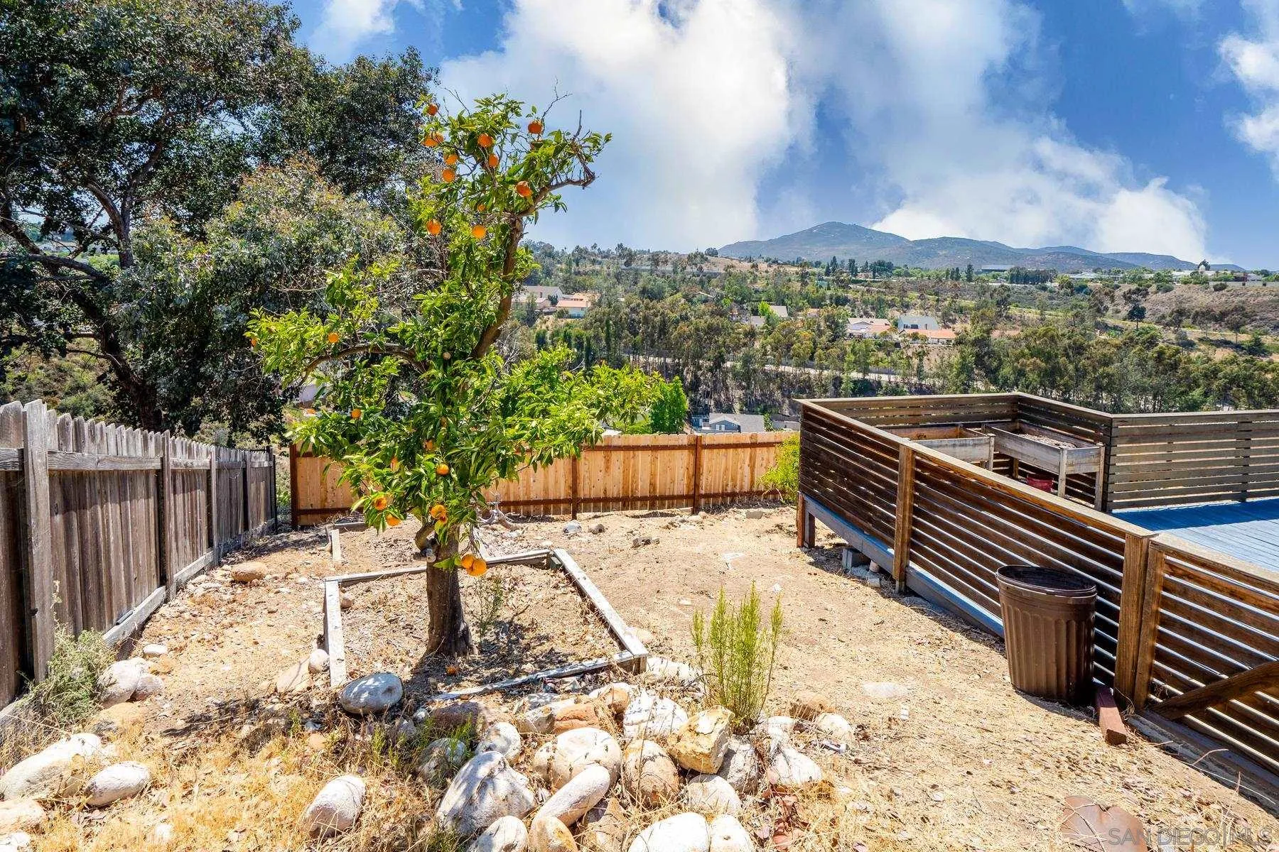 https://cdn.realtyfeed.com/cdn/127/210015350/b797ba1209d4b6a454ceee412a8337b9.webp