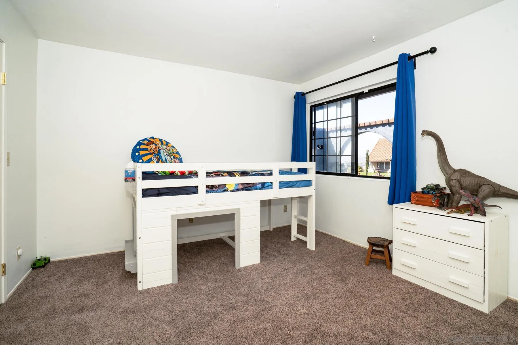 https://cdn.realtyfeed.com/cdn/127/210015350/bb1e6ec4efab5be640704ac036a4b2e8.webp