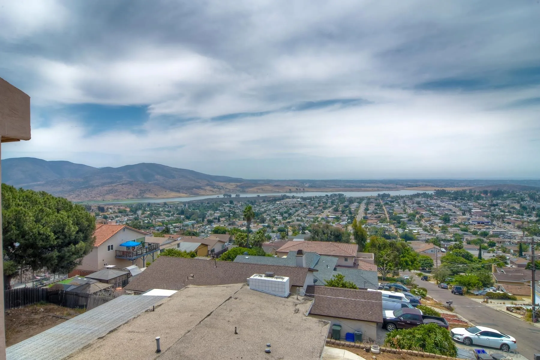 https://cdn.realtyfeed.com/cdn/127/210016699/231a51a12cfe4205e7cd663d35c9b1e4.webp