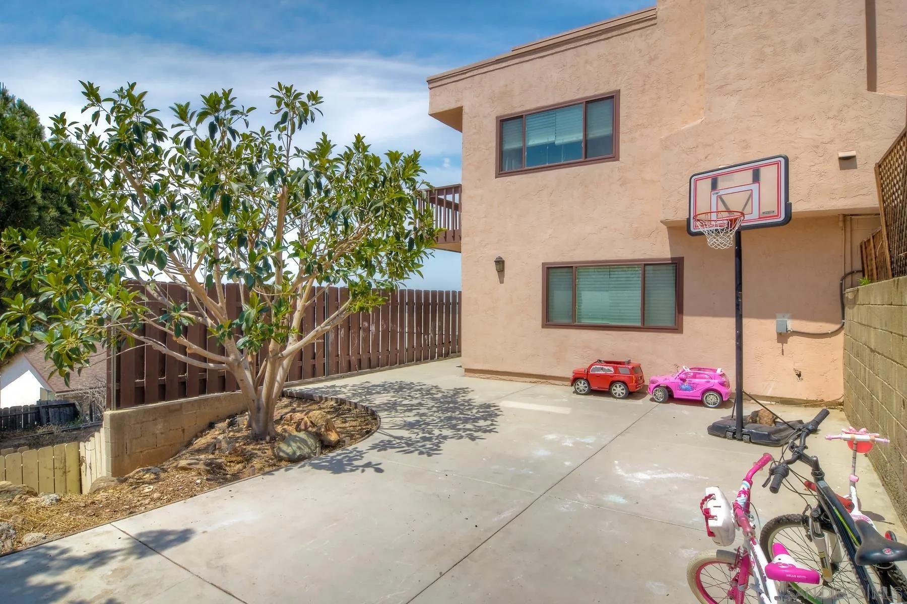 https://cdn.realtyfeed.com/cdn/127/210016699/35693e93b3a439f26d66797226736674.webp
