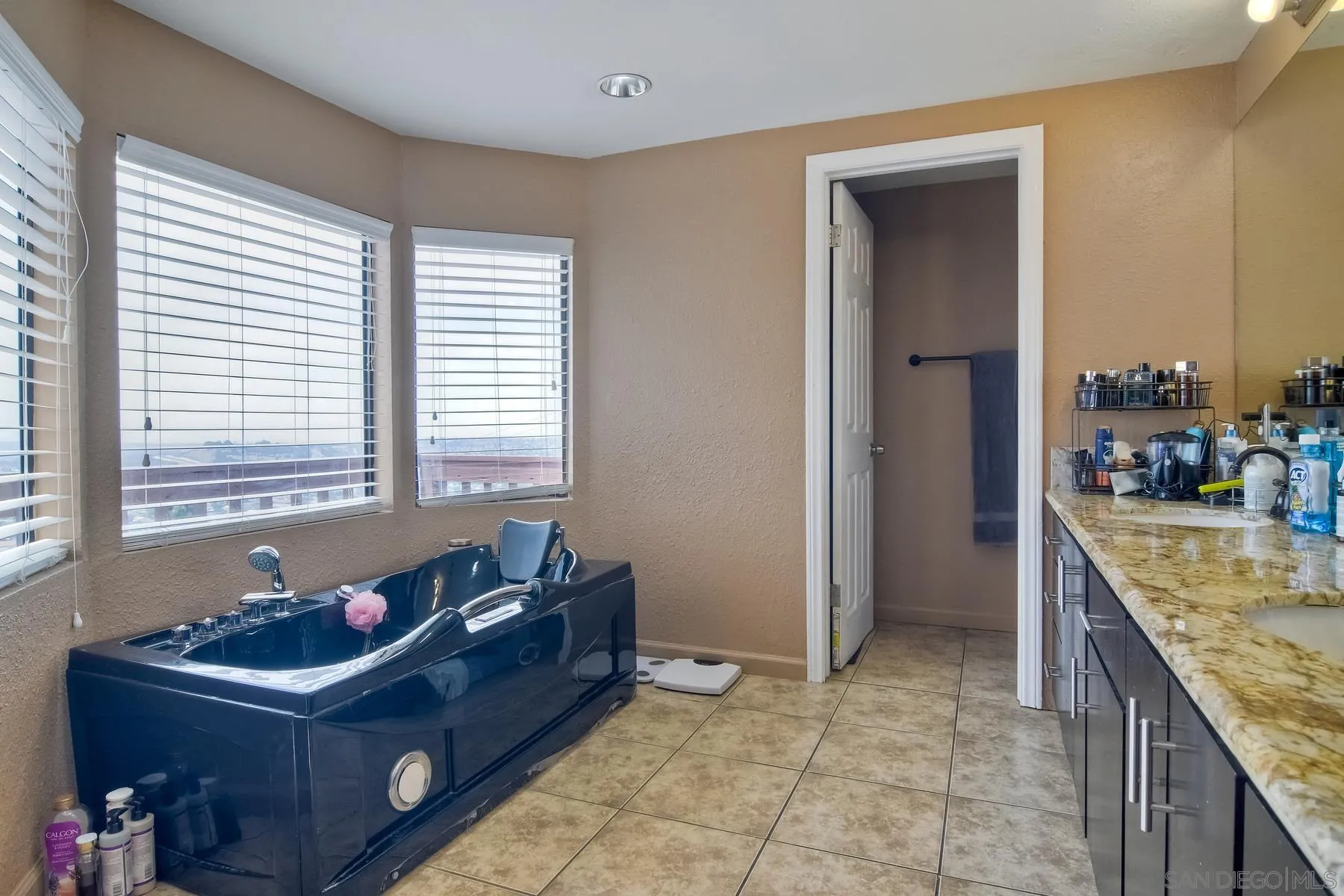 https://cdn.realtyfeed.com/cdn/127/210016699/8783624593ed1630a04b4711db1d287c.webp