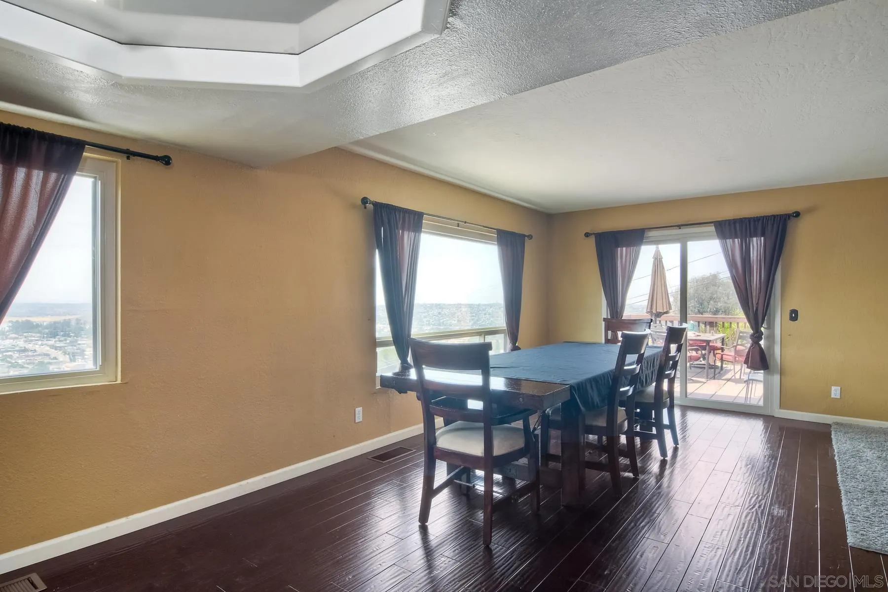 https://cdn.realtyfeed.com/cdn/127/210016699/b5ed883e8c242eb64526f2c444aae46d.webp