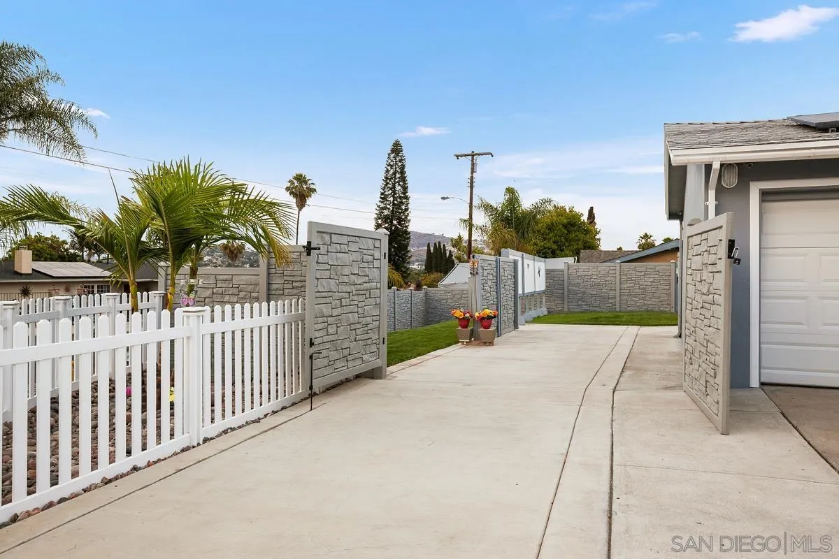 https://cdn.realtyfeed.com/cdn/127/210017616/3d5953881526a99070262792965e63e4.webp