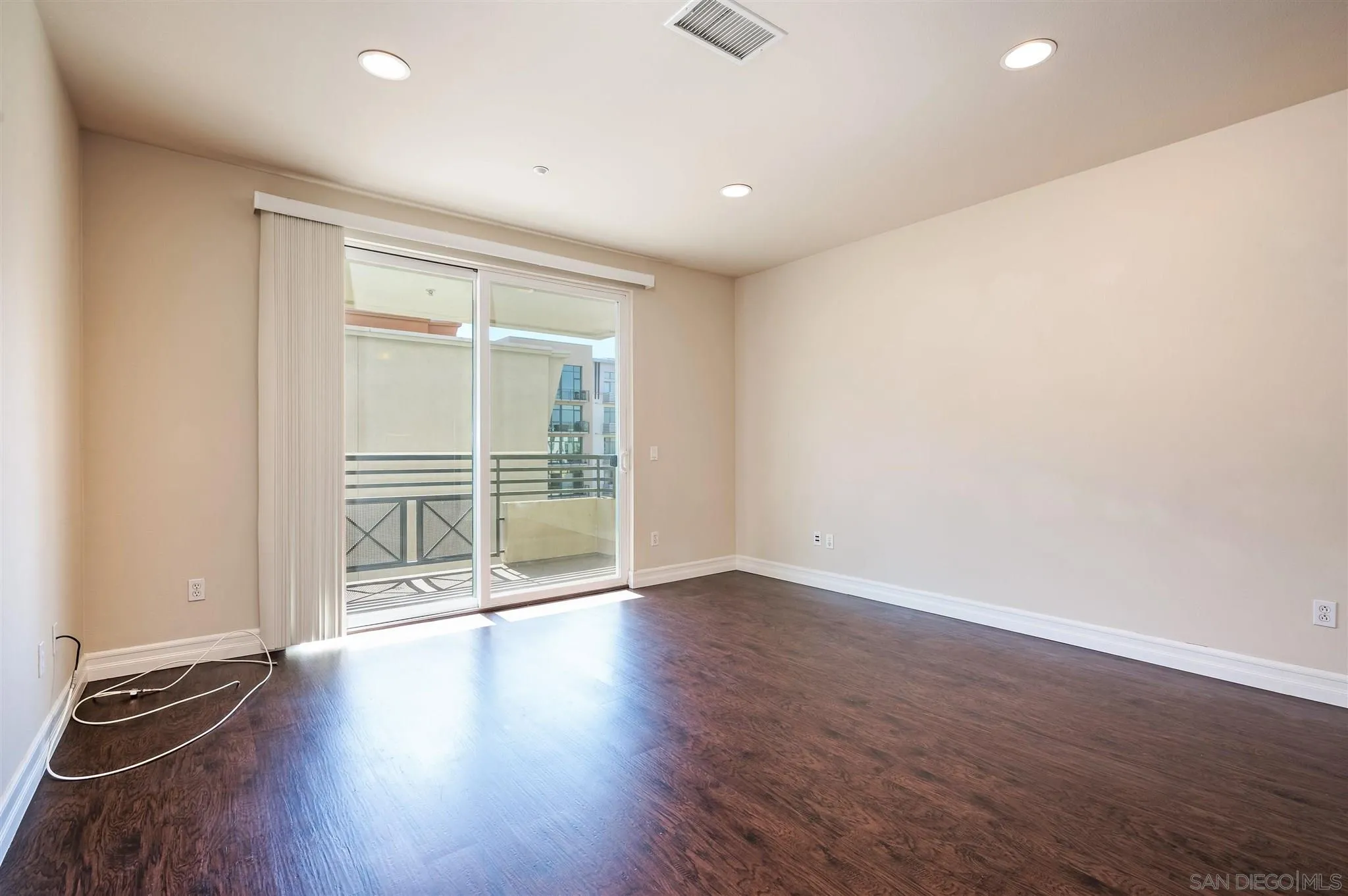 https://cdn.realtyfeed.com/cdn/127/210017836/1b428ca4251b8db20d25e0e3a4815f51.webp
