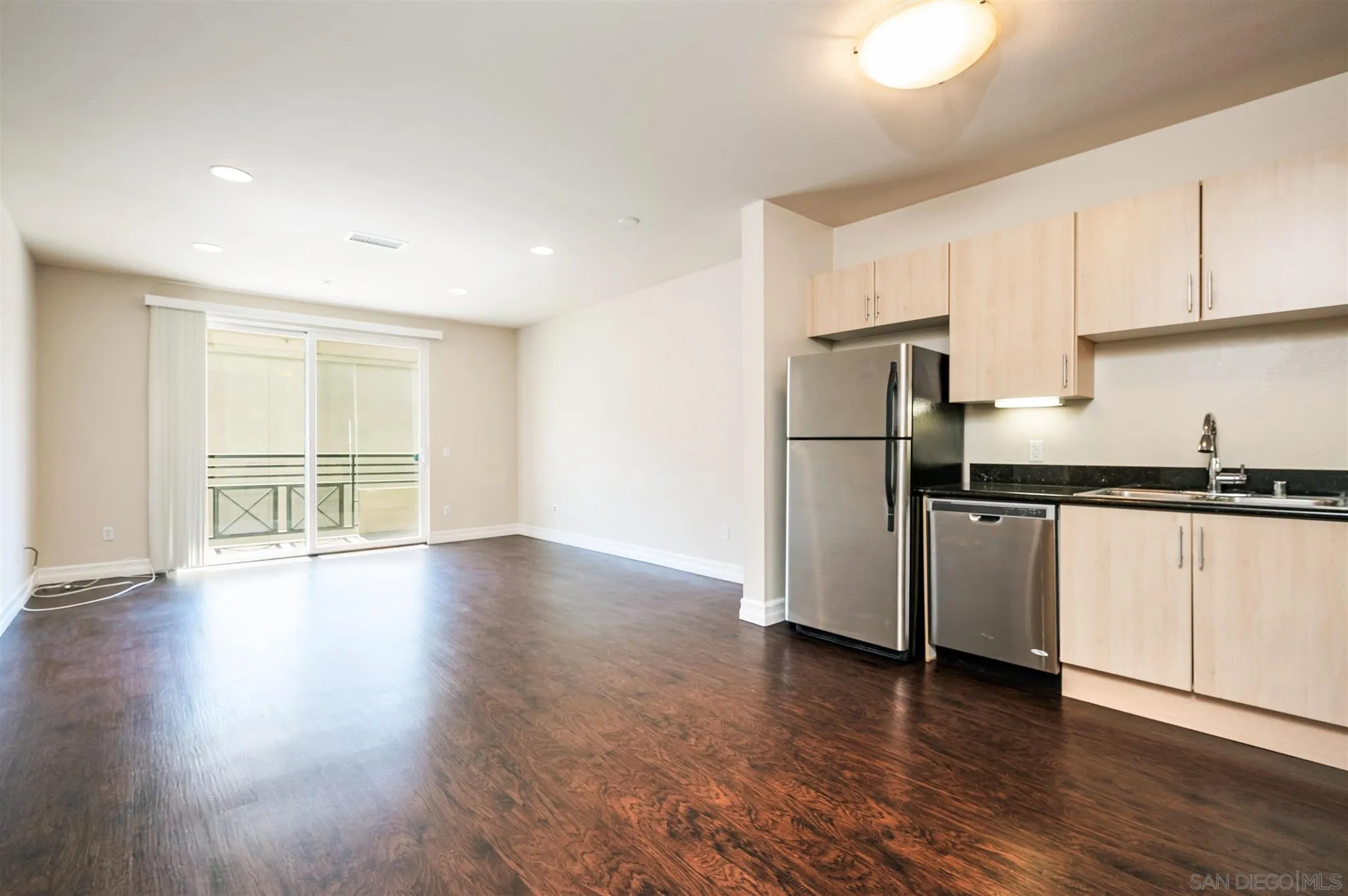 https://cdn.realtyfeed.com/cdn/127/210017836/22dbe0e8d7a6427b85c424565e31d090.webp