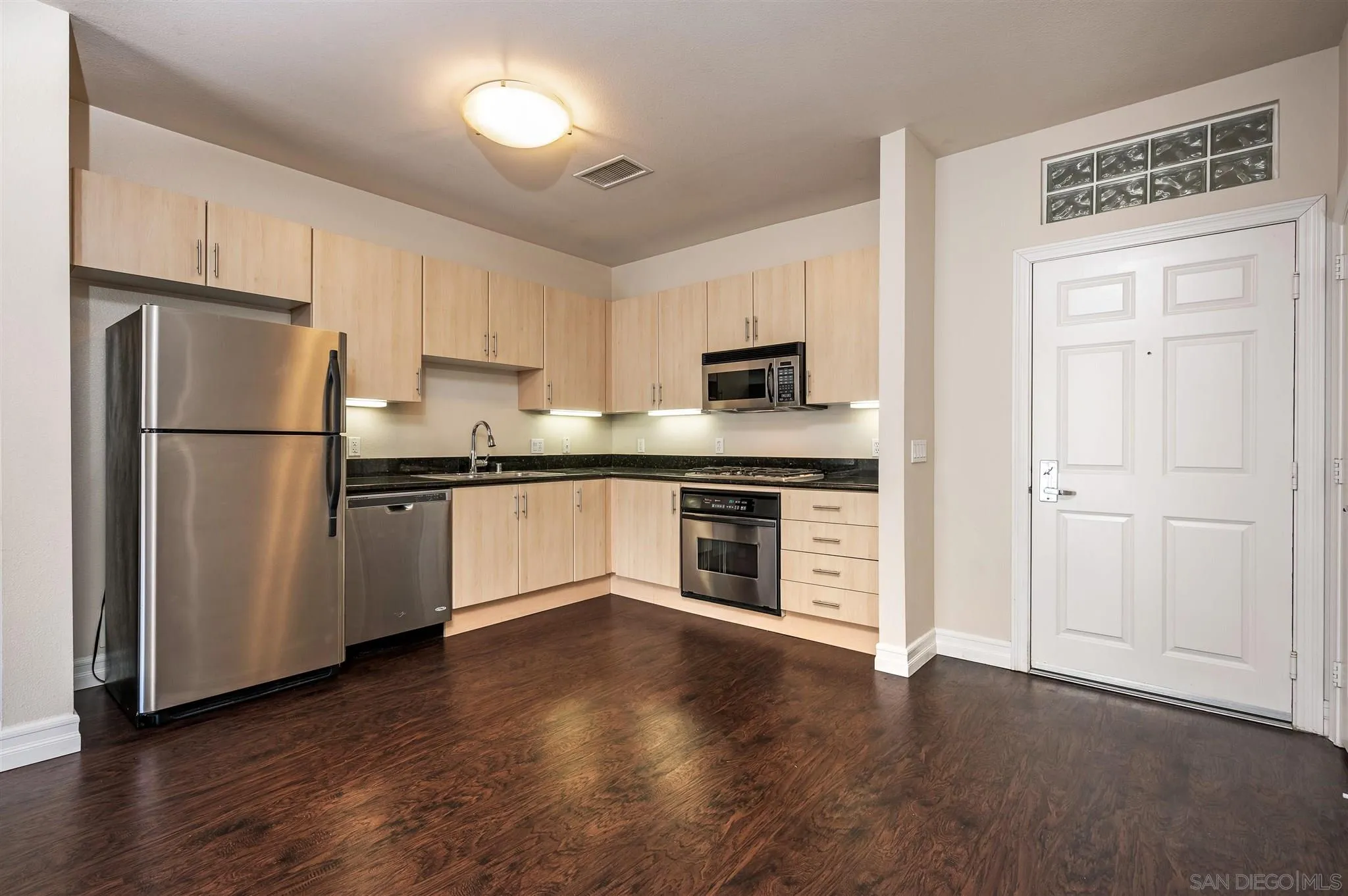 https://cdn.realtyfeed.com/cdn/127/210017836/5917ac1dca24a0bc8be80737edd087ec.webp