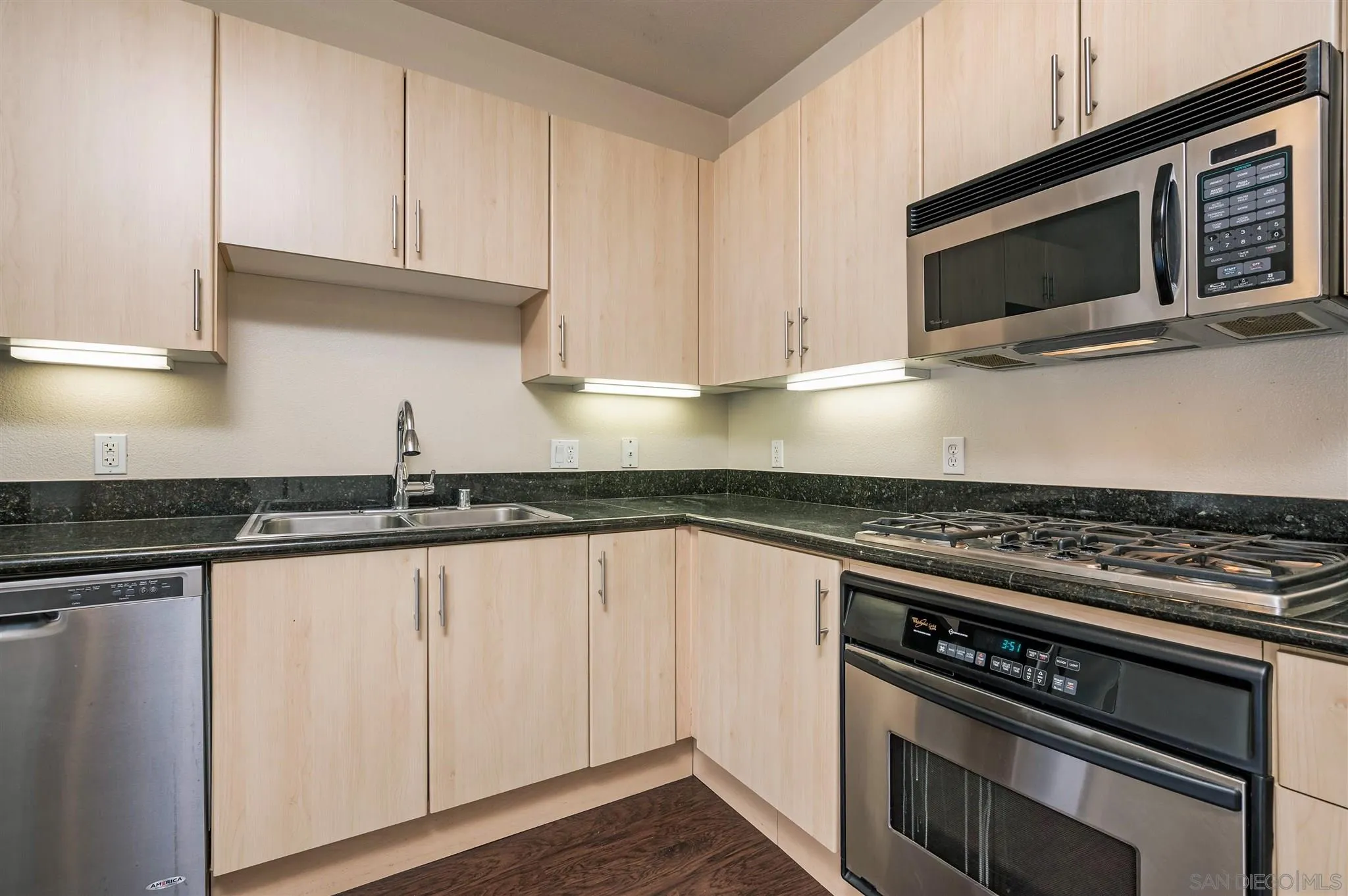 https://cdn.realtyfeed.com/cdn/127/210017836/9583feed57ad23b1c8ac8430ae3f5d0f.webp