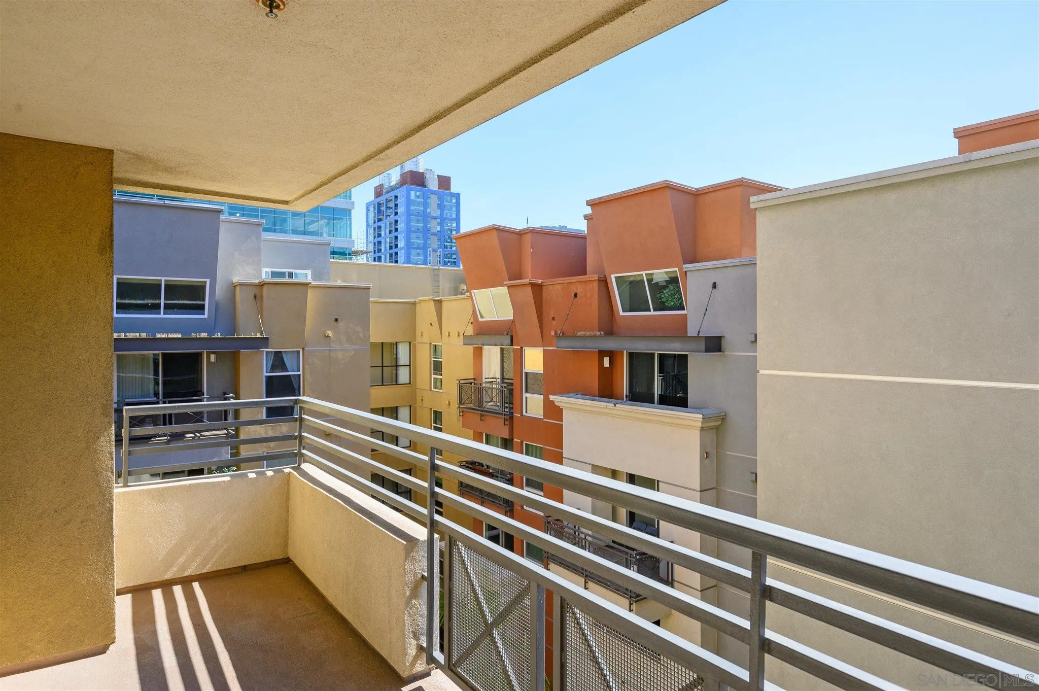 https://cdn.realtyfeed.com/cdn/127/210017836/bc63da5d3d41214a03e62f451f266f45.webp
