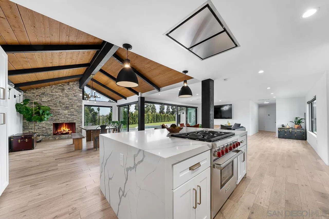 https://cdn.realtyfeed.com/cdn/127/210018093/0565ab837b7fc39656614c6c4cf15f34.webp