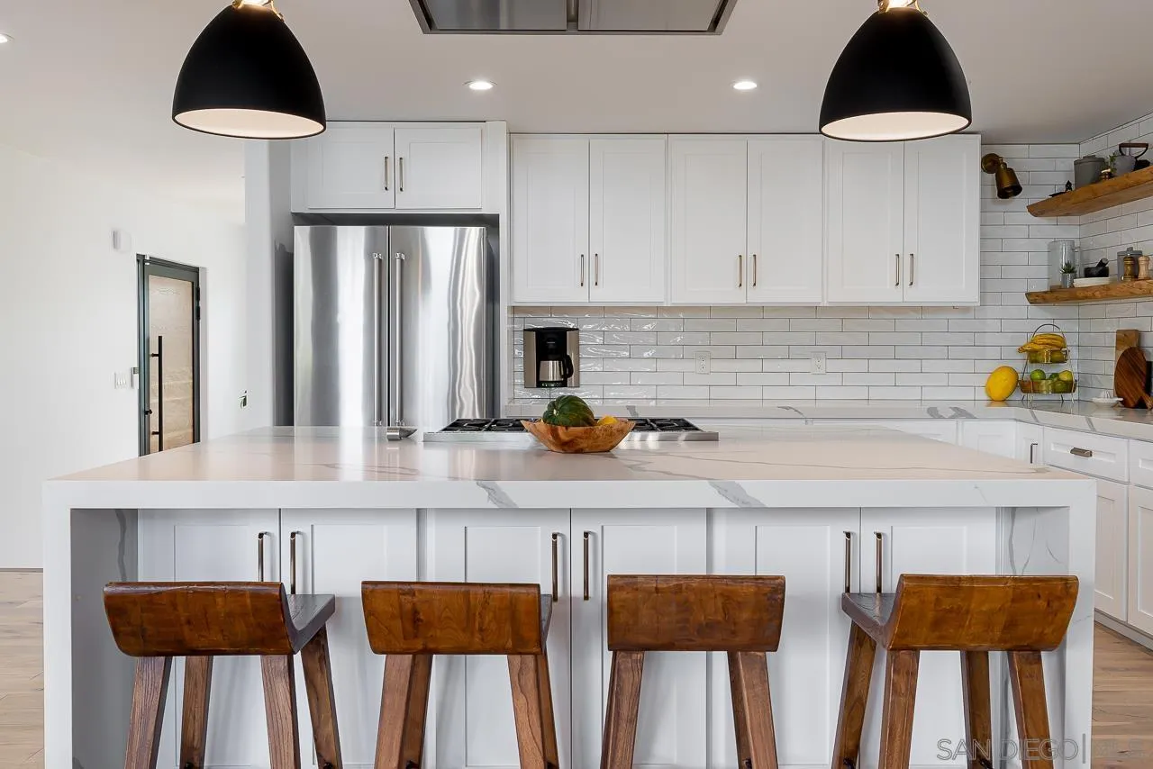 https://cdn.realtyfeed.com/cdn/127/210018093/201ad5a3f58493623ba49b4b56ee9c0e.webp