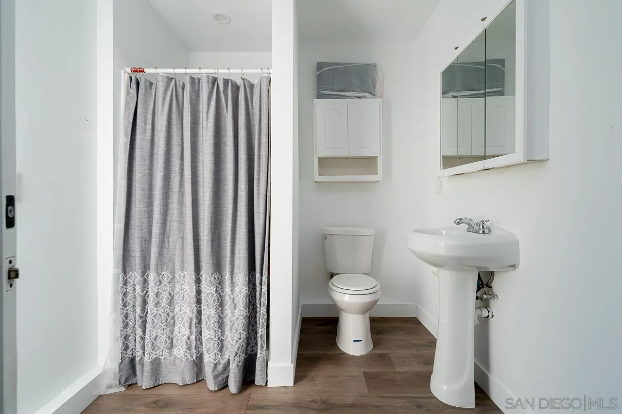 https://cdn.realtyfeed.com/cdn/127/210018093/215084a1d66127355ca04538e9050e85.webp