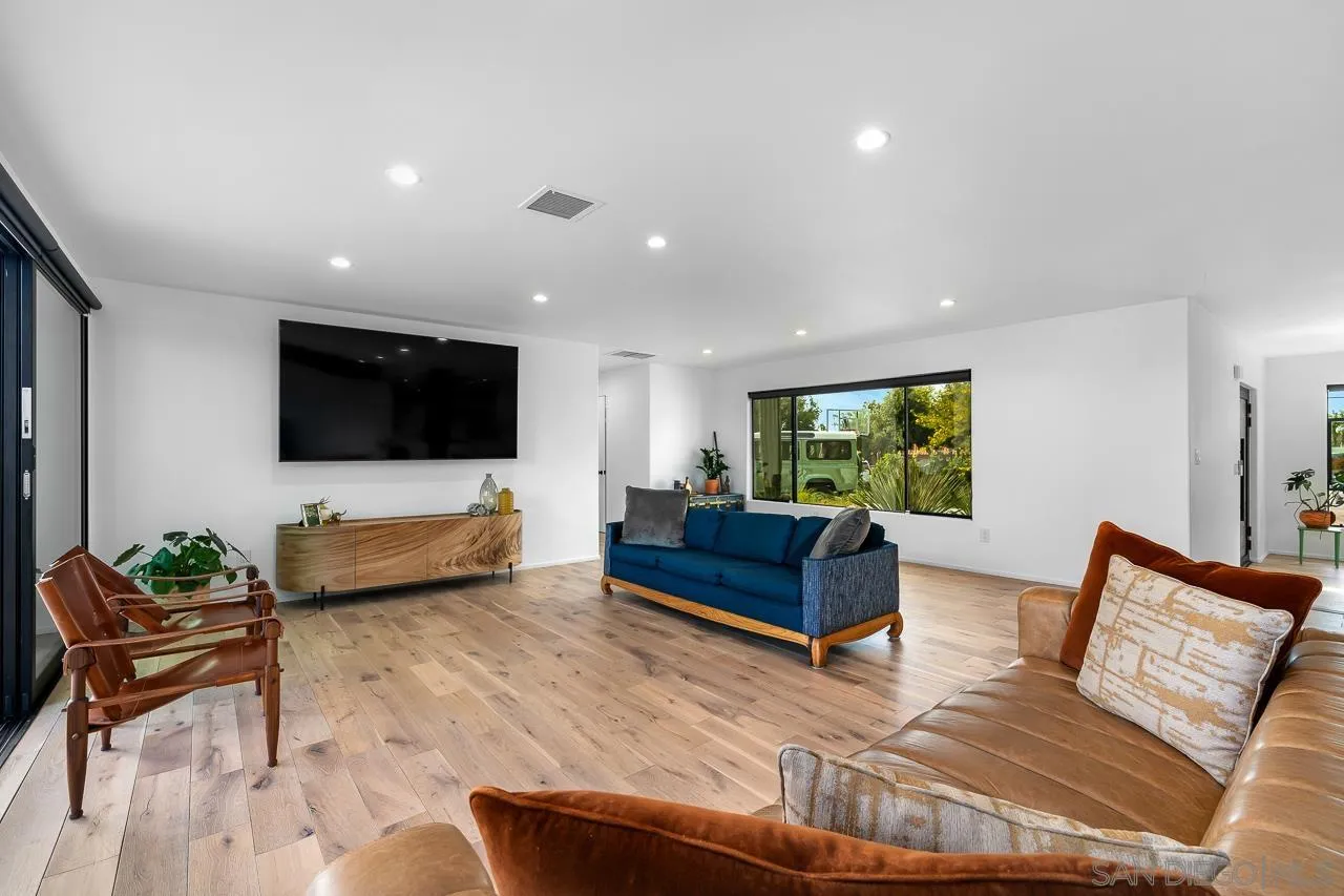 https://cdn.realtyfeed.com/cdn/127/210018093/c2de99fbd5e59024a8ddb657d3173c89.webp