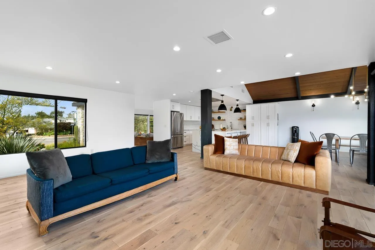 https://cdn.realtyfeed.com/cdn/127/210018093/df11cddb2a6c57ca89a67ba9d3a12940.webp