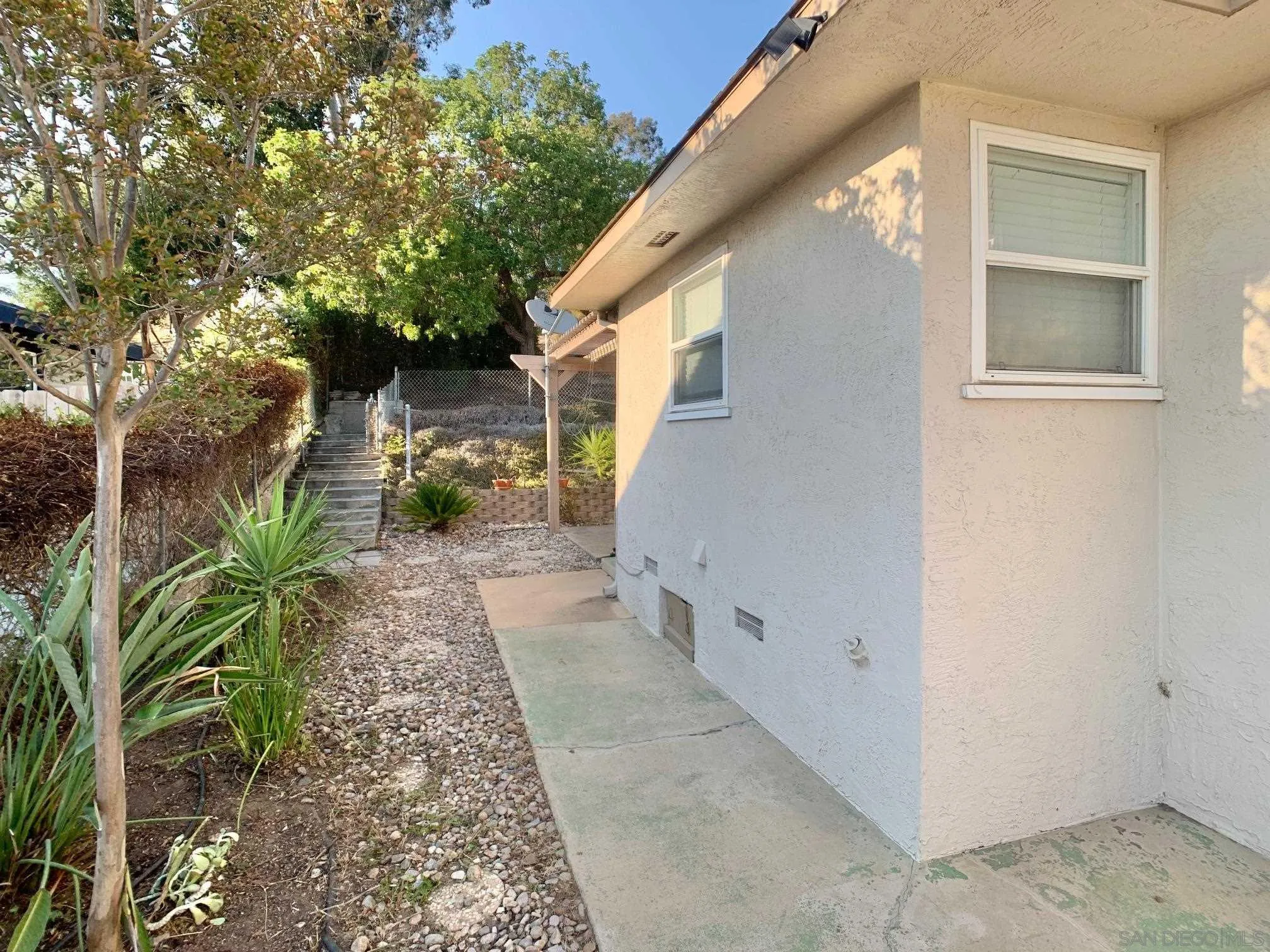 https://cdn.realtyfeed.com/cdn/127/210019923/833df2deb8c571510a015f263589d005.webp