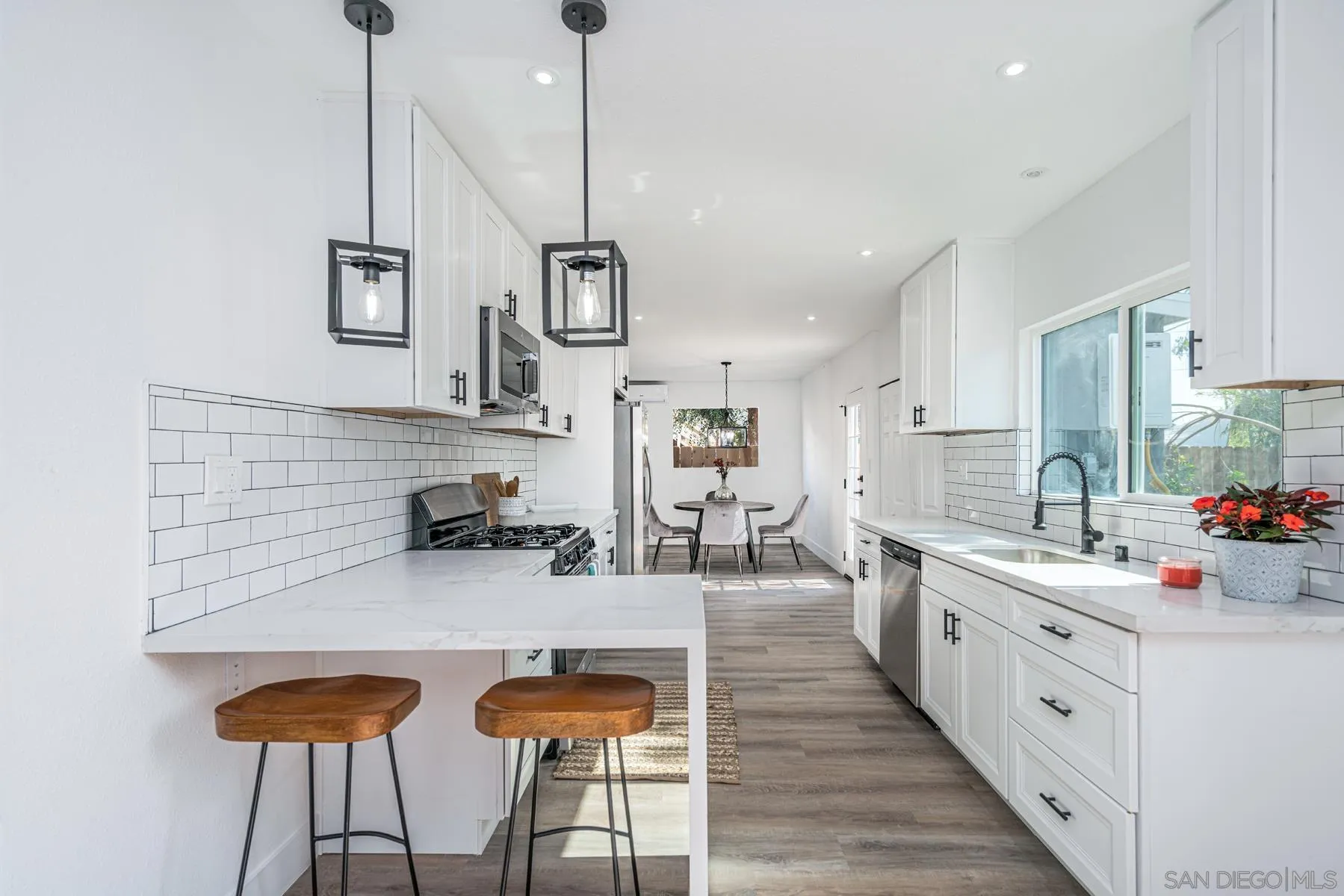https://cdn.realtyfeed.com/cdn/127/210020549/39be938436bb615056f2c2c6738a9de5.webp