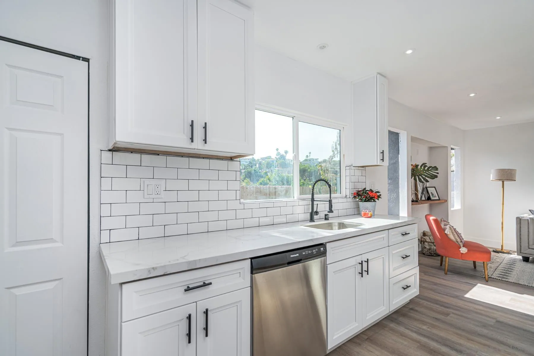 https://cdn.realtyfeed.com/cdn/127/210020549/a028c48b969ebb2371e6d886023c7431.webp