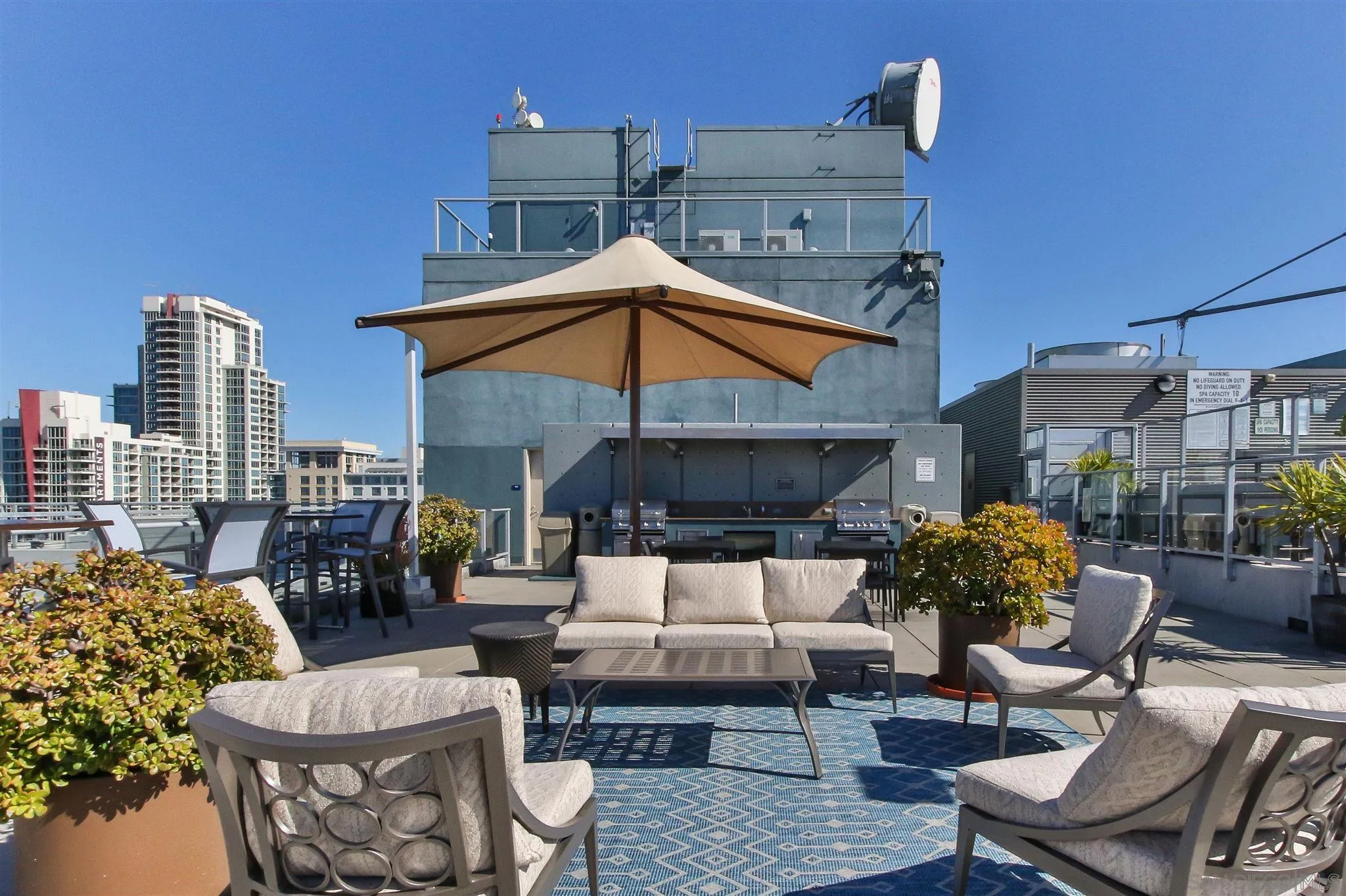 https://cdn.realtyfeed.com/cdn/127/210020590/3c1c0c876042d9bea74d96e9a3d53eb5.webp