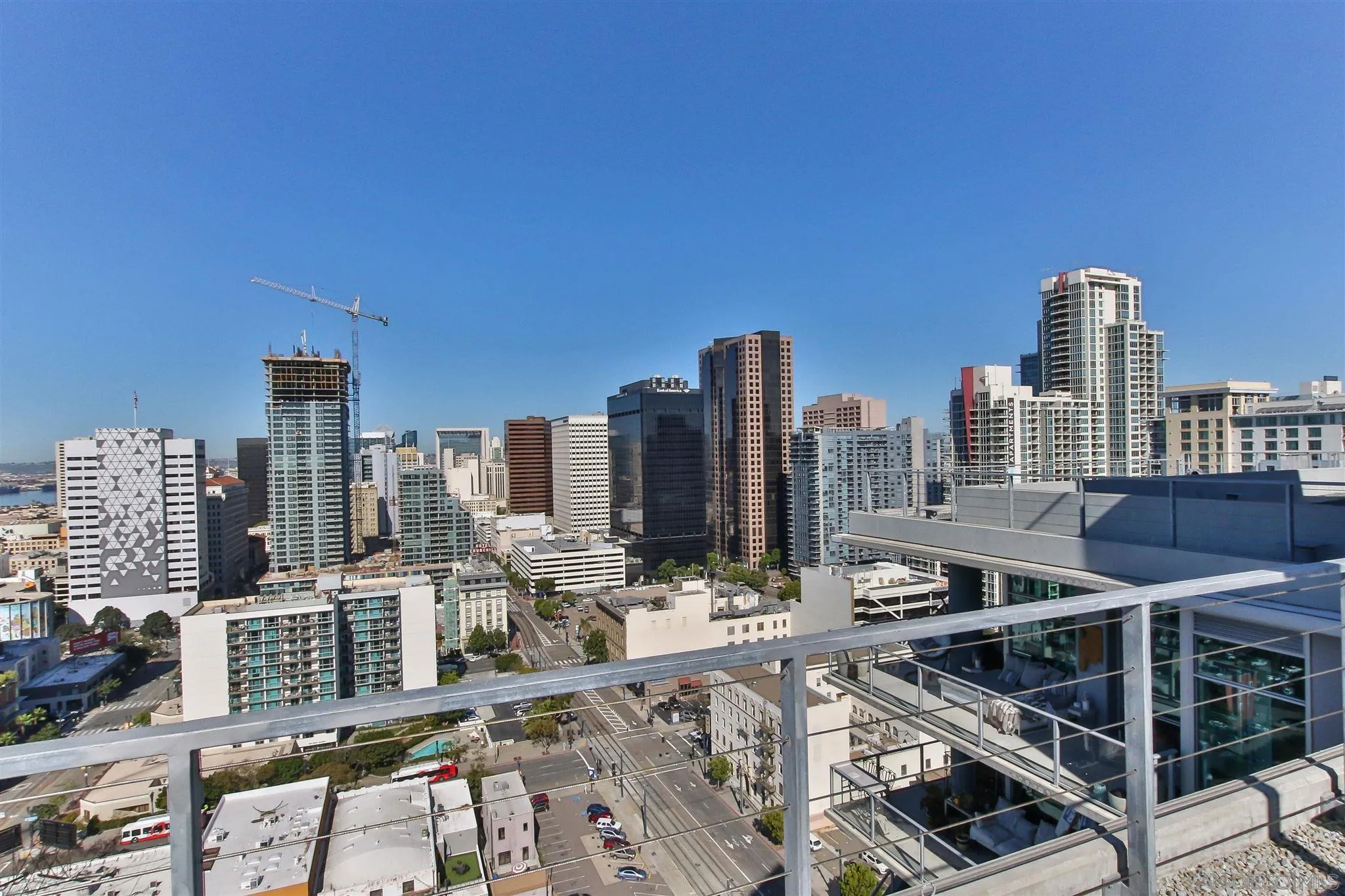 https://cdn.realtyfeed.com/cdn/127/210020590/8144c7dbf3358d17a5a940e9d9094c43.webp