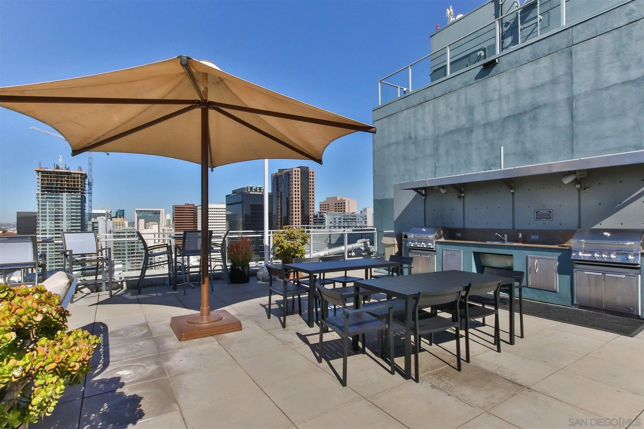 https://cdn.realtyfeed.com/cdn/127/210020590/a56f33471e1b86eeb74627f171567da4.webp