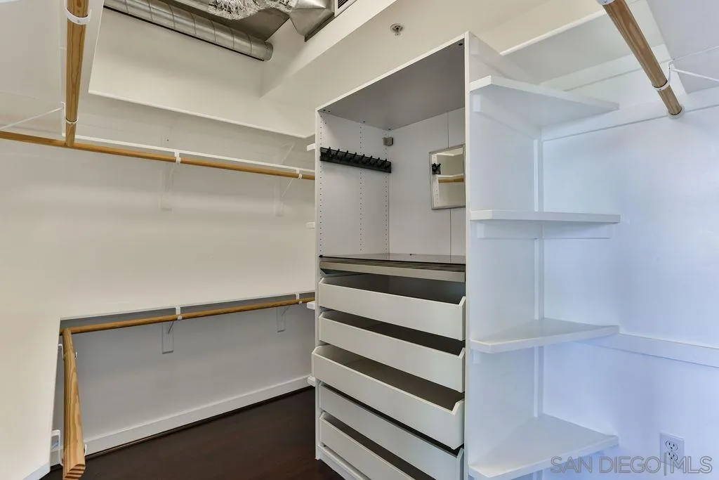 https://cdn.realtyfeed.com/cdn/127/210020590/c62ffb44bb459d23708f84078d2b0a3b.webp