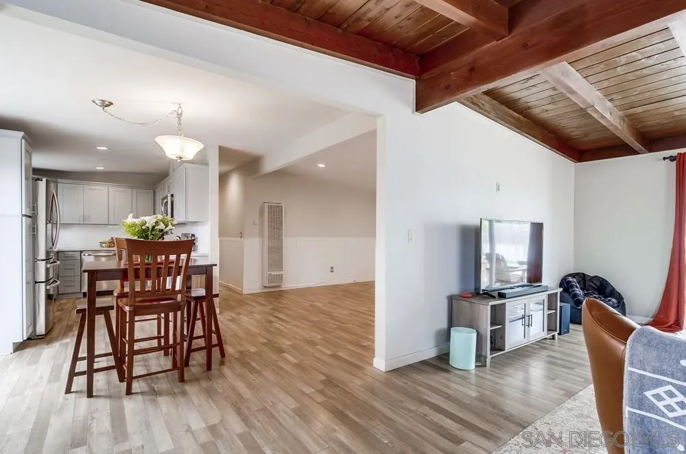 https://cdn.realtyfeed.com/cdn/127/210020795/62f20070b80e4692cf78898f1a5defc9.webp