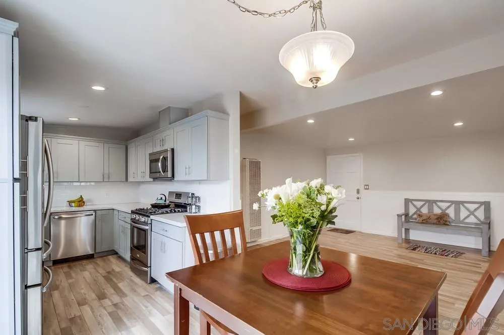 https://cdn.realtyfeed.com/cdn/127/210020795/ab8d33a4a8816941c7db630fa5a354f4.webp