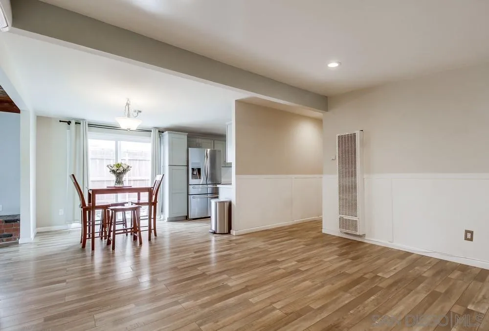 https://cdn.realtyfeed.com/cdn/127/210020795/c82e297afd448d8d2fe48ff0626ecf98.webp