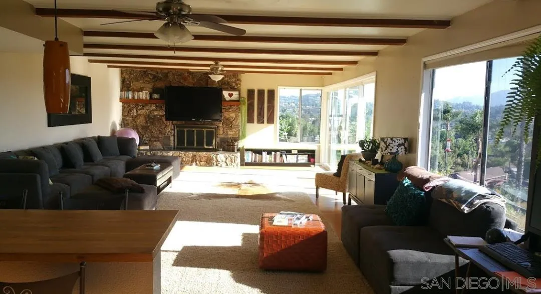 https://cdn.realtyfeed.com/cdn/127/210020864/c337796a9af39da8622db63cc39041cc.webp