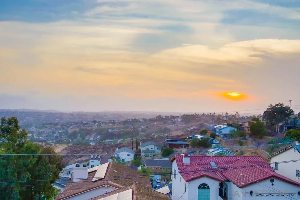 https://cdn.realtyfeed.com/cdn/127/210020884/32aa8a40cf138d2ac4add8856f7b3866.webp