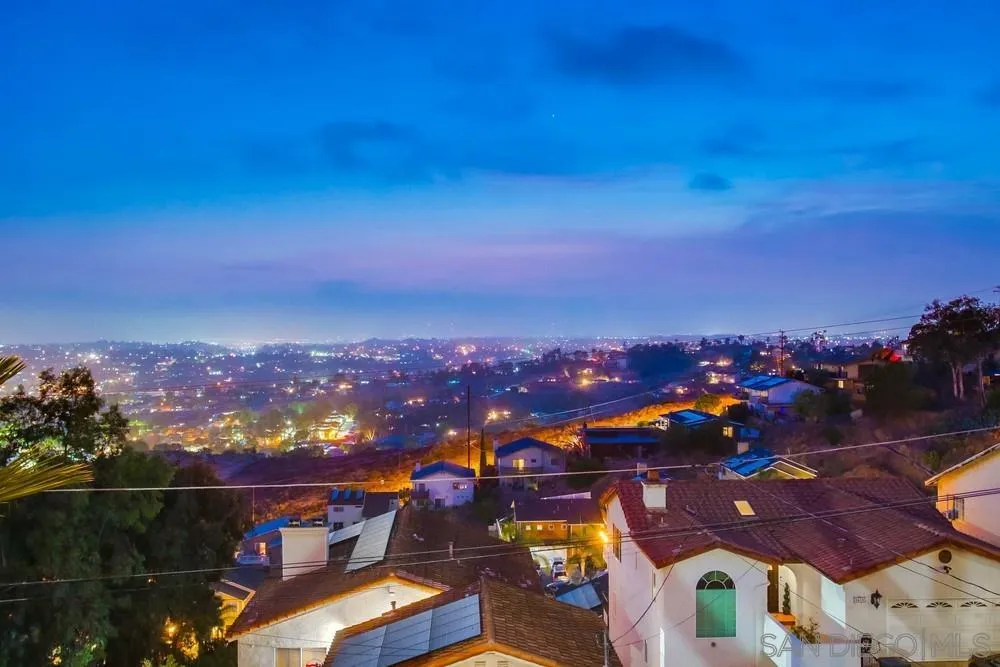 https://cdn.realtyfeed.com/cdn/127/210020884/3f437bfd7bcf4cb9494b5c185a888a0d.webp