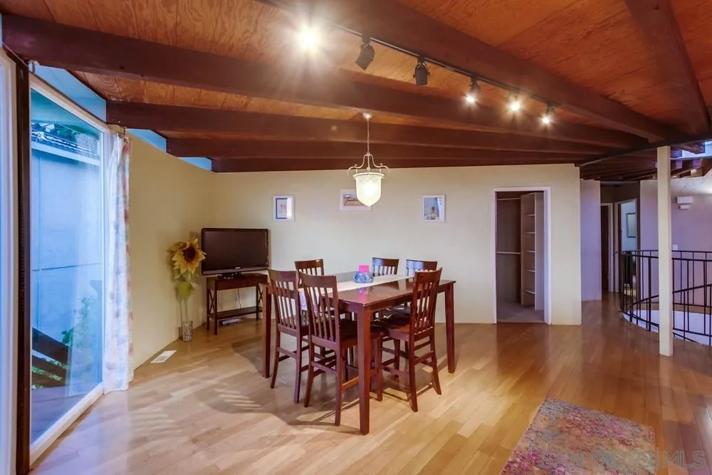 https://cdn.realtyfeed.com/cdn/127/210020884/7aec20696f53749e830b201a71391eec.webp