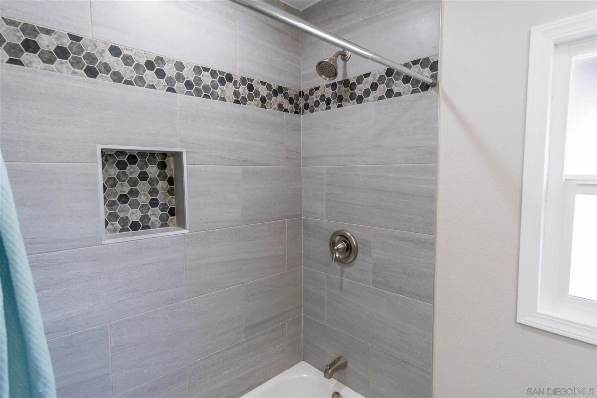https://cdn.realtyfeed.com/cdn/127/210021000/9462fa04955f7dbff4051aa0eb630d44.webp