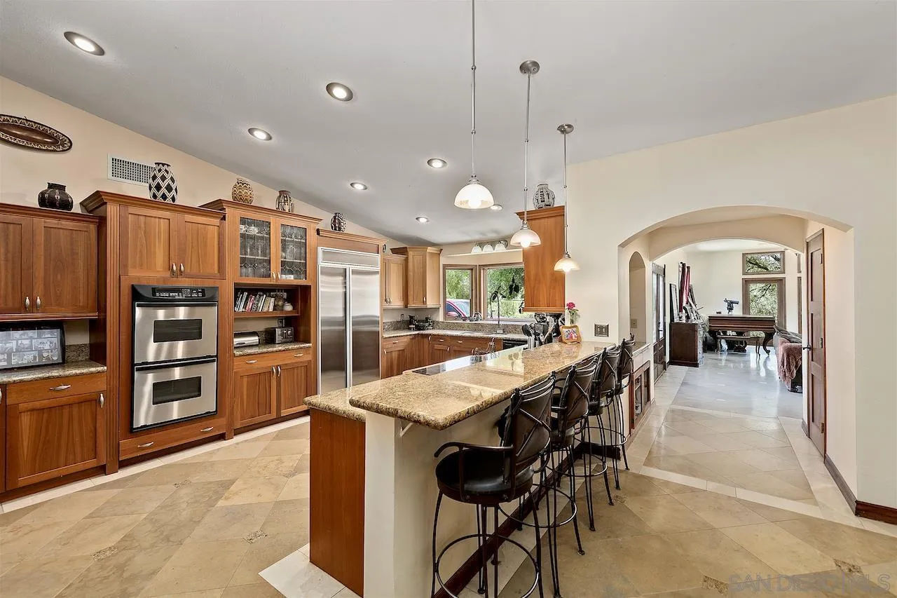 https://cdn.realtyfeed.com/cdn/127/210021943/5cab95e8853f04c3c8bf3c205a15dd55.webp